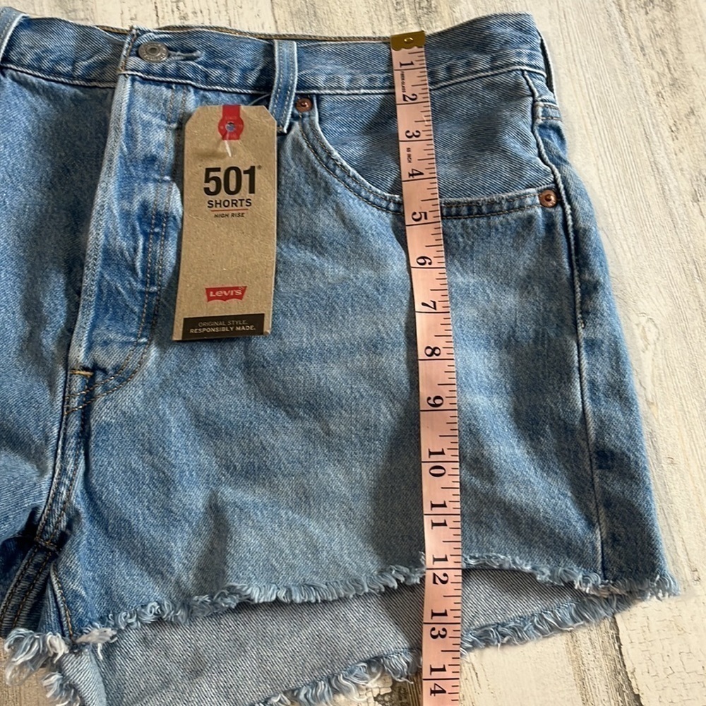 Levi’s 501 hi- rise shorts size 33. NWT - Picture 10 of 10